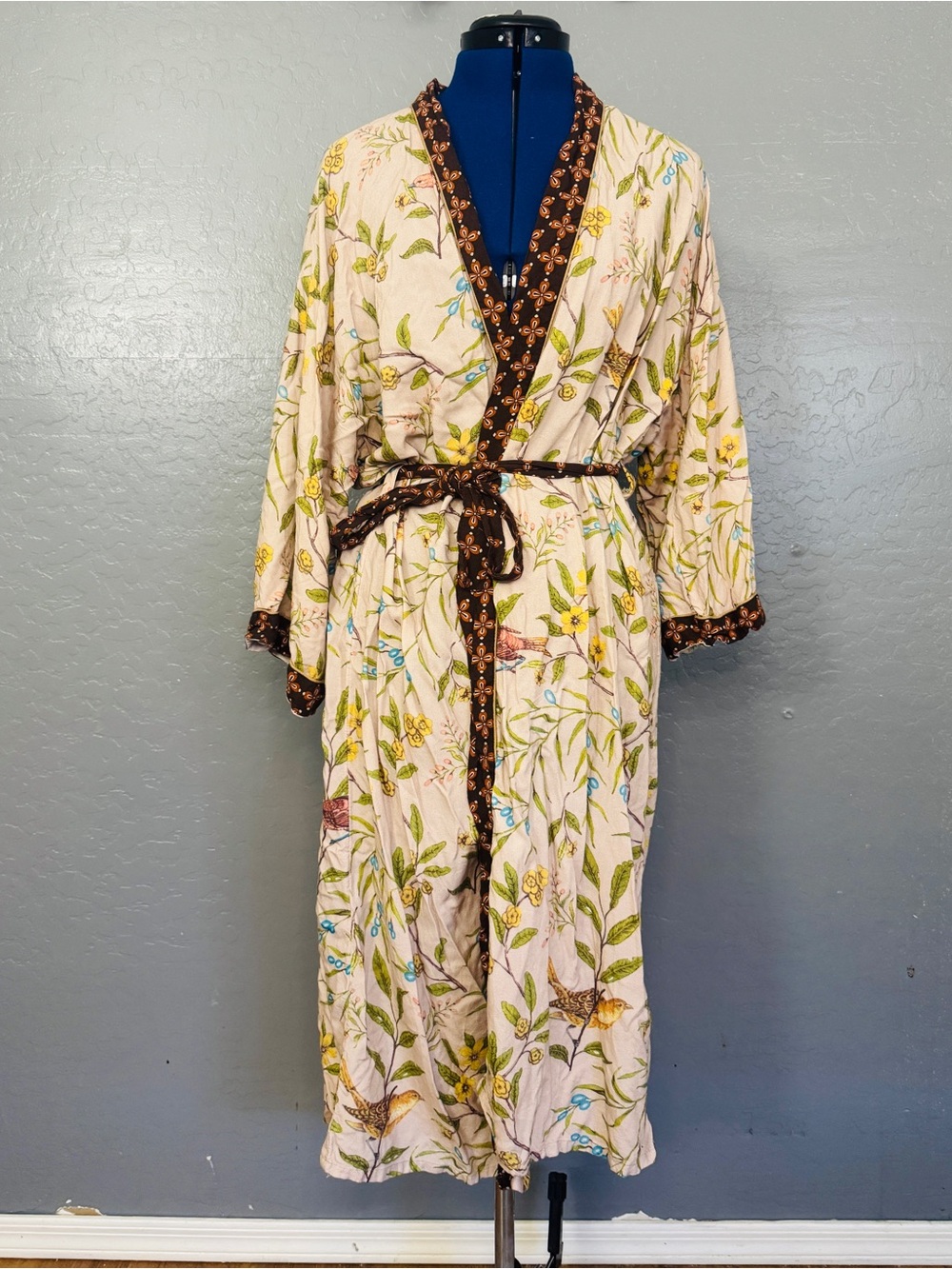 Cost Plus World Market Cream Lightweight Robe